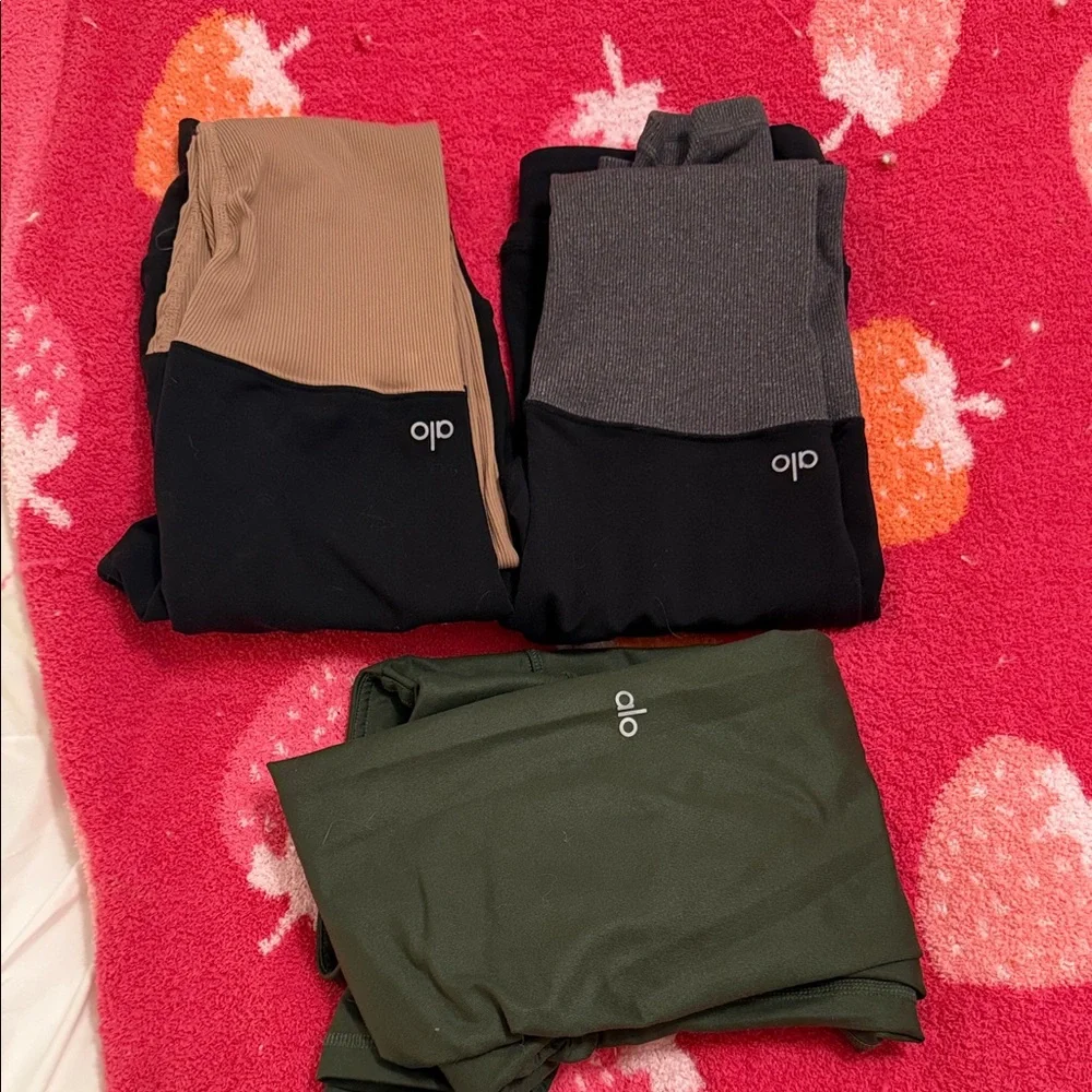 ALO Yoga Leggings Bundle Set - Black. Tan, Gray, and Green - Picture 1 of 7